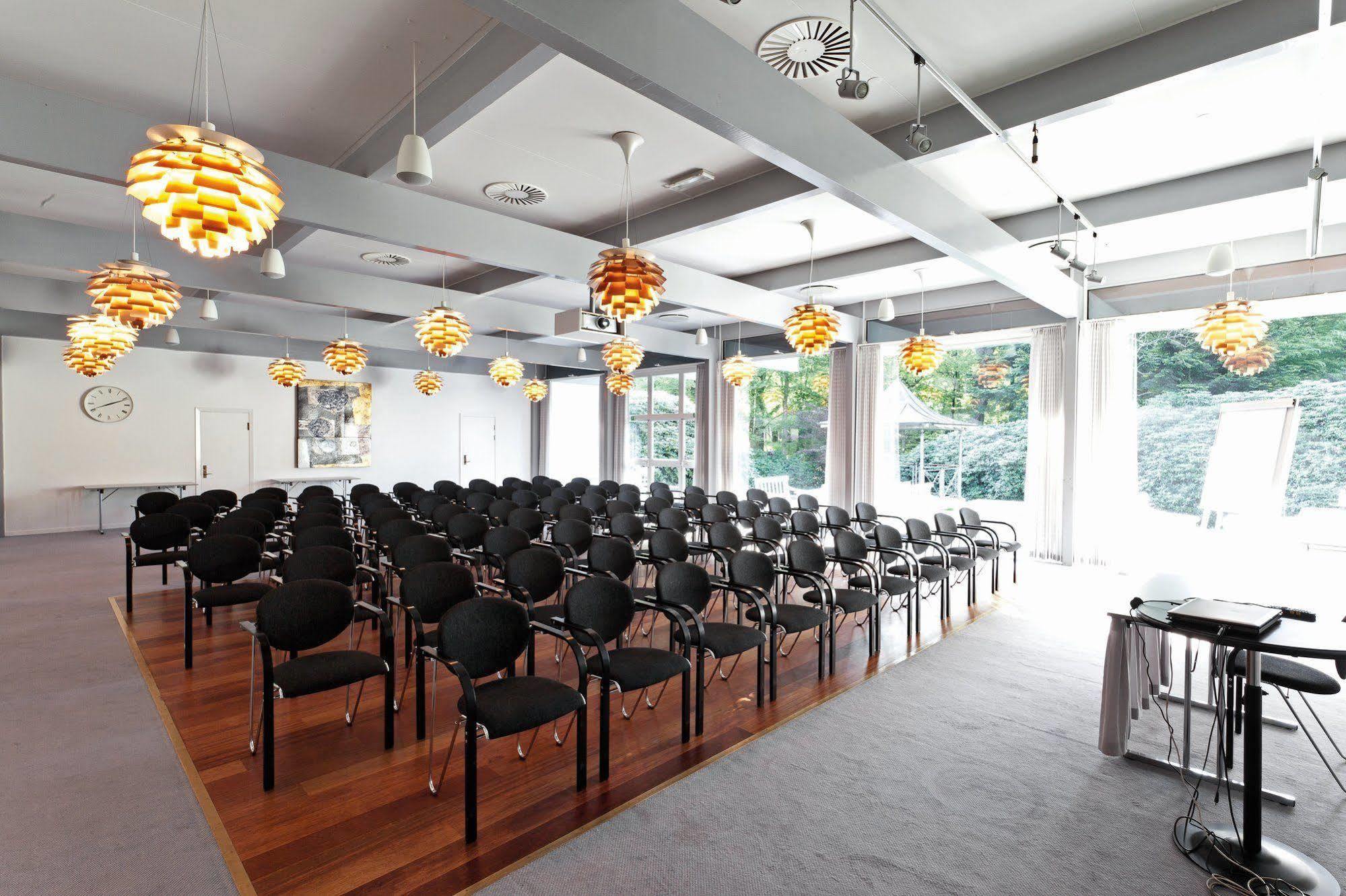Skarrildhus Sinatur Hotel & Konference Bagian luar foto